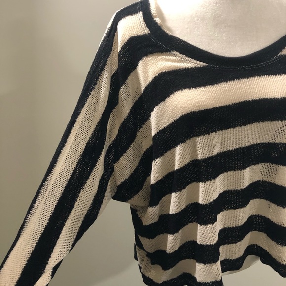 Stripped loose top 3/4 sleeve - Picture 3 of 7